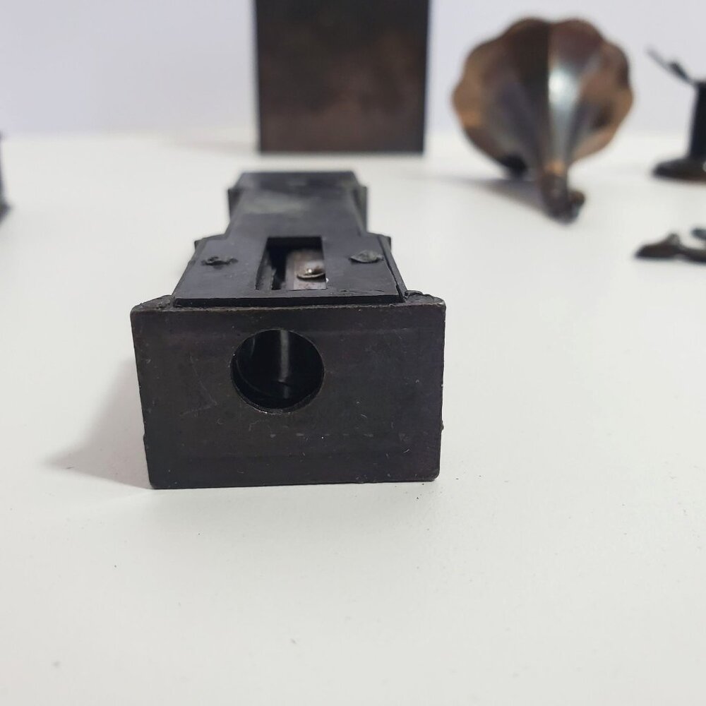 Durham Industries 70s Dollhouse Furniture Lot Diecast Metal Parts Only - Picture 7 of 14